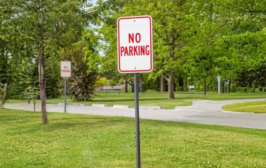 No Parking Sign | R8-3a