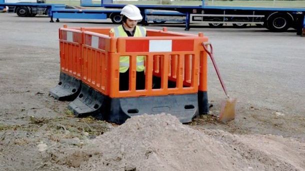 StrongWall Plastic Construction Barrier
